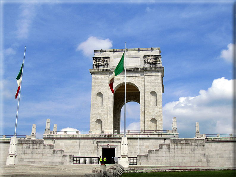 foto Sacrario militare di Asiago